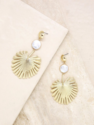 Palm Leaf Earring With Pearl In Gold