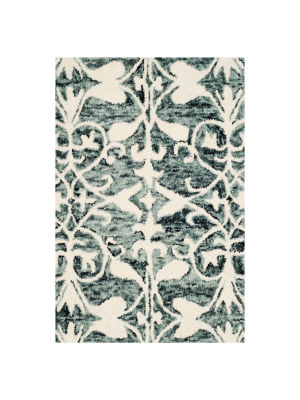 Maxi Tufted Rug - Safavieh