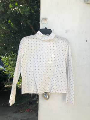 Derek Top In White/black Dots