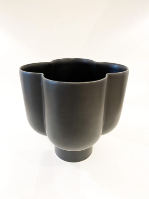 Quatrefoil Vase - Wide Black