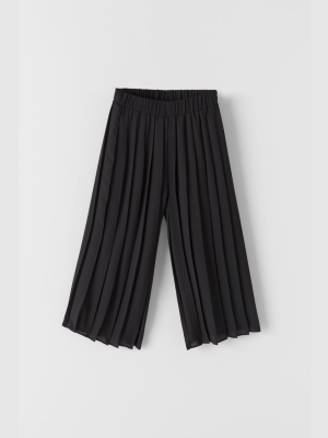 Pleated Culottes With Elastic Waistband.