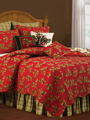 C&f Home Holly Red Quilt