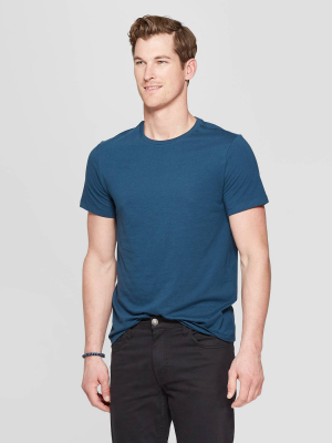 Men's Standard Fit Short Sleeve Lyndale Crew Neck T-shirt - Goodfellow & Co™