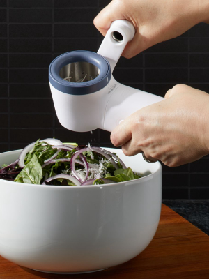 Chef'n ® Rotary Cheese Grater
