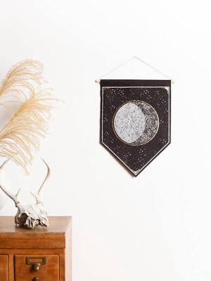 Moon Banner: Black