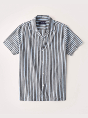 Short-sleeve Camp Collar Button-up Shirt