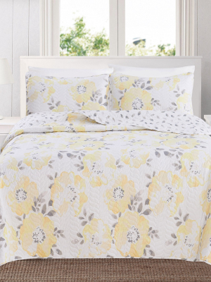 Great Bay Home Helene Reversible Floral Printed Quilt Set