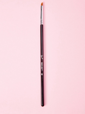 E06 Winged Liner Brush