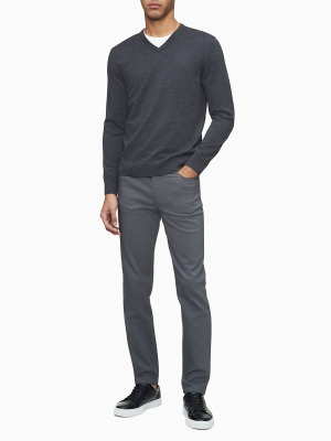 Solid Merino Wool V-neck Sweater