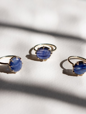 Blue Sapphire Cabochon Ring Horizontal