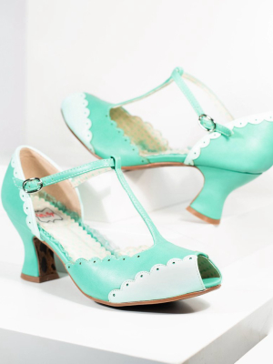 Bettie Page 1940s Mint Scalloped Peep Toe T-strap Carlie Heels