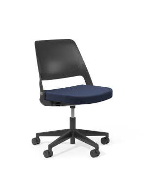 Ollo Armless Chair With Plastic Base