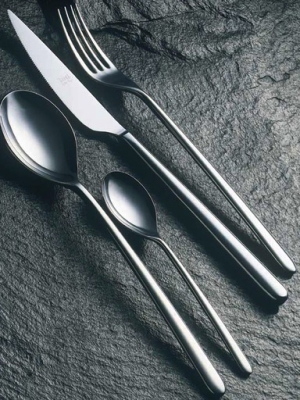 Linea Flatware Collection