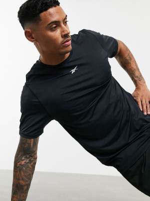 Reebok Training Graphic T-shirt In Black With Central Chest Logo