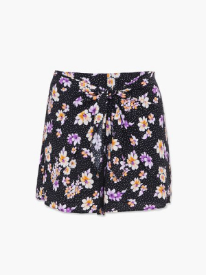 Plus Size Pin Dot Floral Shorts