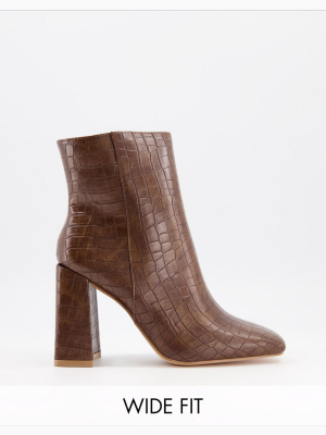 Glamorous Wide Fit Clean Boot With Square Toe In Brown