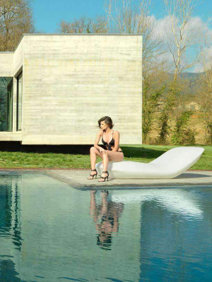 Pillow Sun Chaise By Vondom