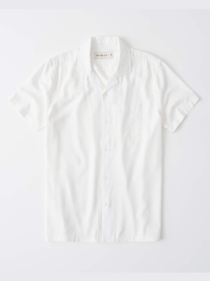 Short-sleeve Camp Collar Button-up Shirt