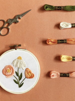 Beginner Embroidery Craft Kit - Flower Trio