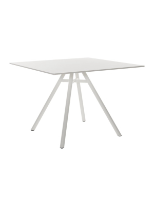 Outdoor Mart Dining Table