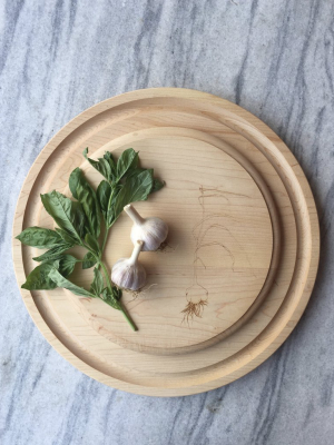 Awbury Round Cutting Board: Garlic