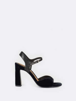 Okina Velvet Sandal