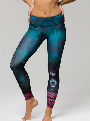 Onzie Mystic Graphic Midi Legging