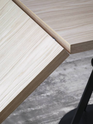 Geronimo Extendable Dining Table: Wood