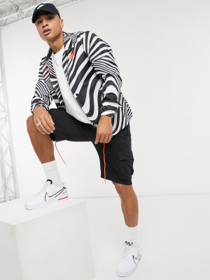 Nike Air Max Coach Jacket In White/black