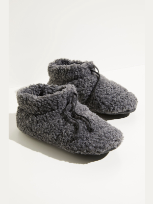 Slopeside Shearling Slippers