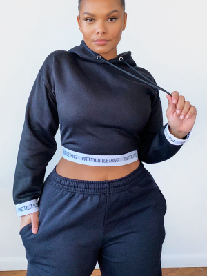 Prettylittlething Plus Black Trim Cropped Hoodie