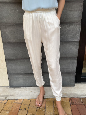 Indah Pierre Pant