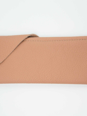 The Constance Wallet, Clay