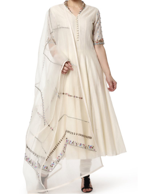 Kurta With Sleeve And Neck Detailing