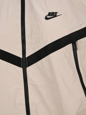 Nike Sportswear Hooded Windrunner Jacket