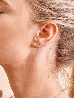Baguette Diamond Stud Earrings - Yellow Gold
