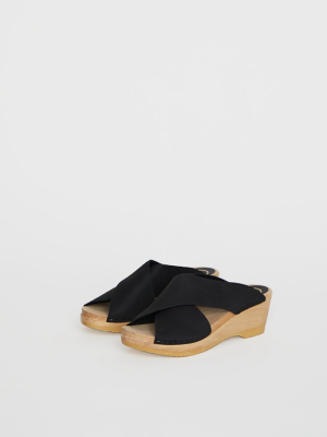 No.6 Frida Clog On Mid Wedge In Midnight