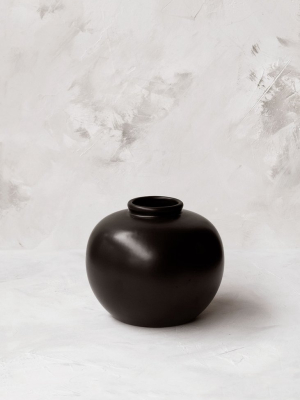 Jade Ring Vase, Black