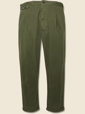 Standard Pleated Chino - Military Olive