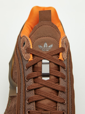 Type O-9 Sneakers In Brown/core Black