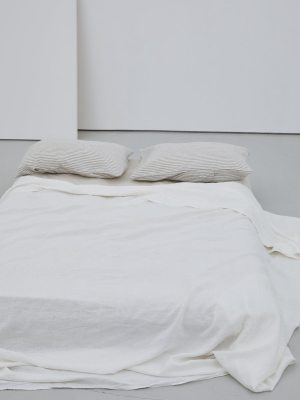 Linen Sheets In White