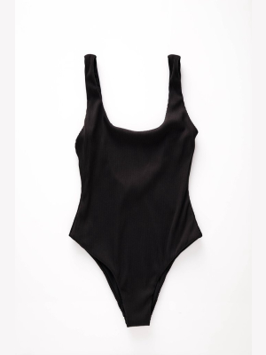 Signature Scoop One Piece - Black