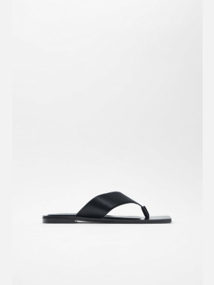 Squared Toe Minimal Flat Sandals Trf