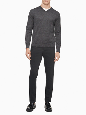 Solid Merino Wool V-neck Sweater