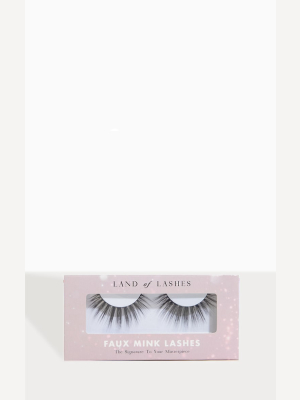 Land Of Lashes Flutter Lash