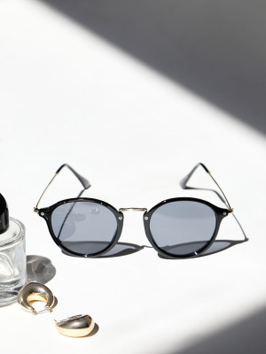 Black Round Retro Sunglasses