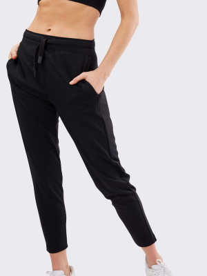 Airweight Jogger - Black