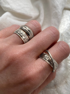 Diamond Cut Interlock Ring In Silver