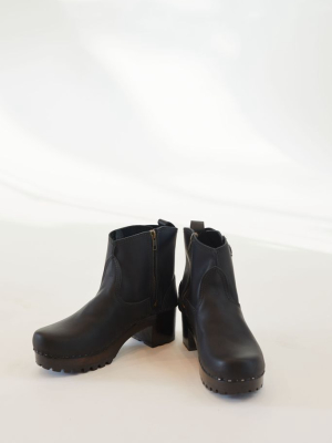 5" Leather Clog Buckle Boot On Mid Tread Black