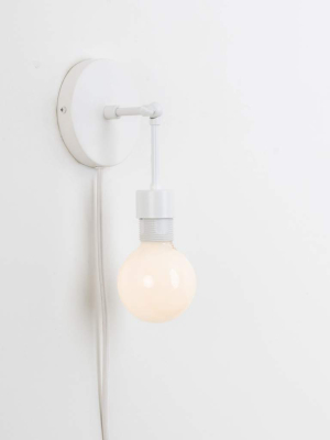 Plug-in Hinge Shade Ready Solo Sconce